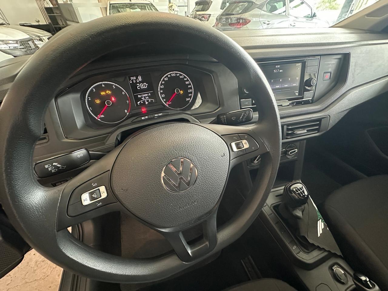 VOLKSWAGEN Polo Hatch - Foto