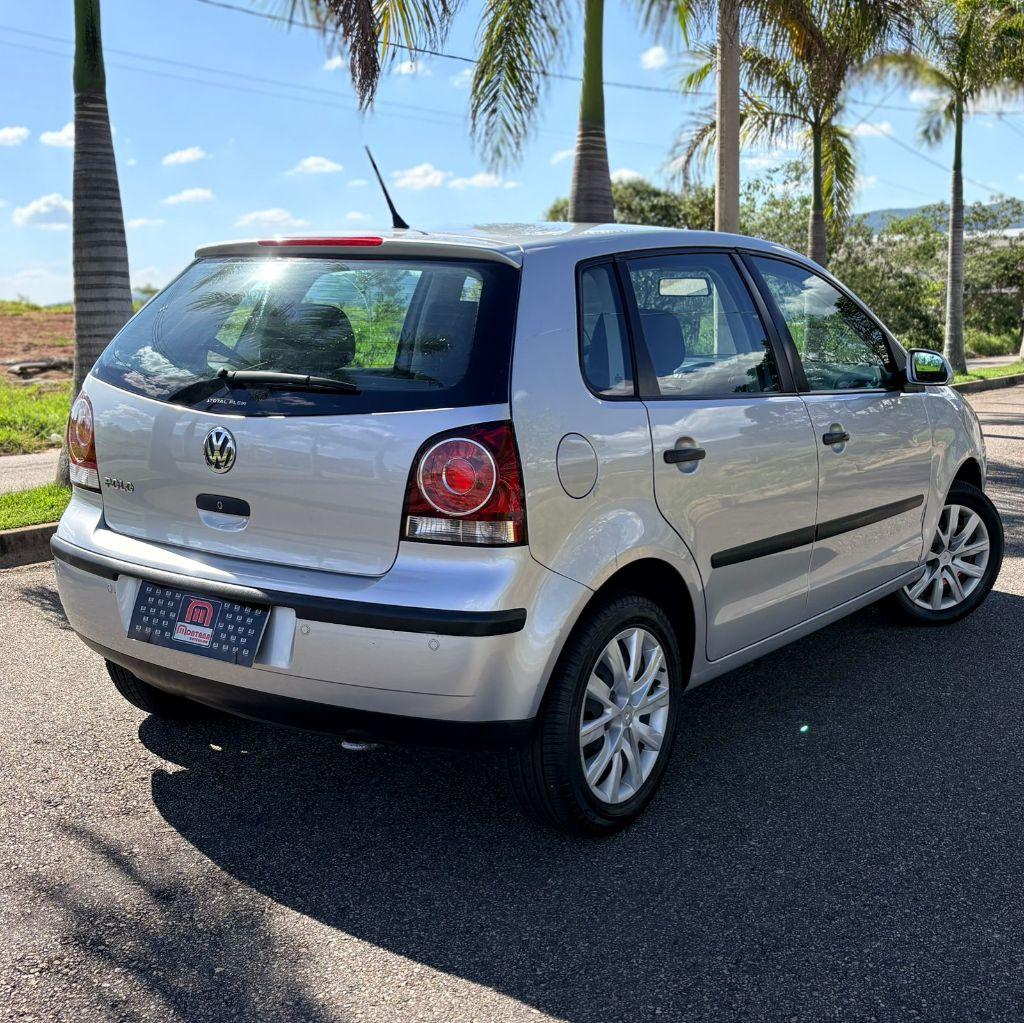 VOLKSWAGEN Polo Hatch - Foto
