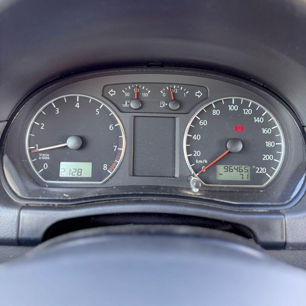 VOLKSWAGEN Polo Hatch - Foto