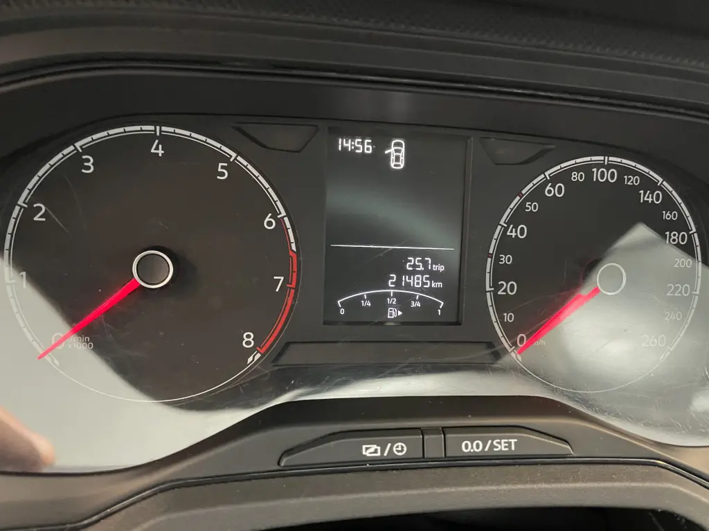 VOLKSWAGEN Polo Hatch - Foto