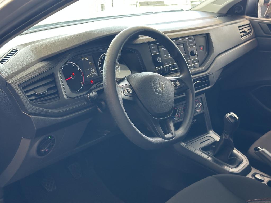 VOLKSWAGEN Polo Hatch - Foto