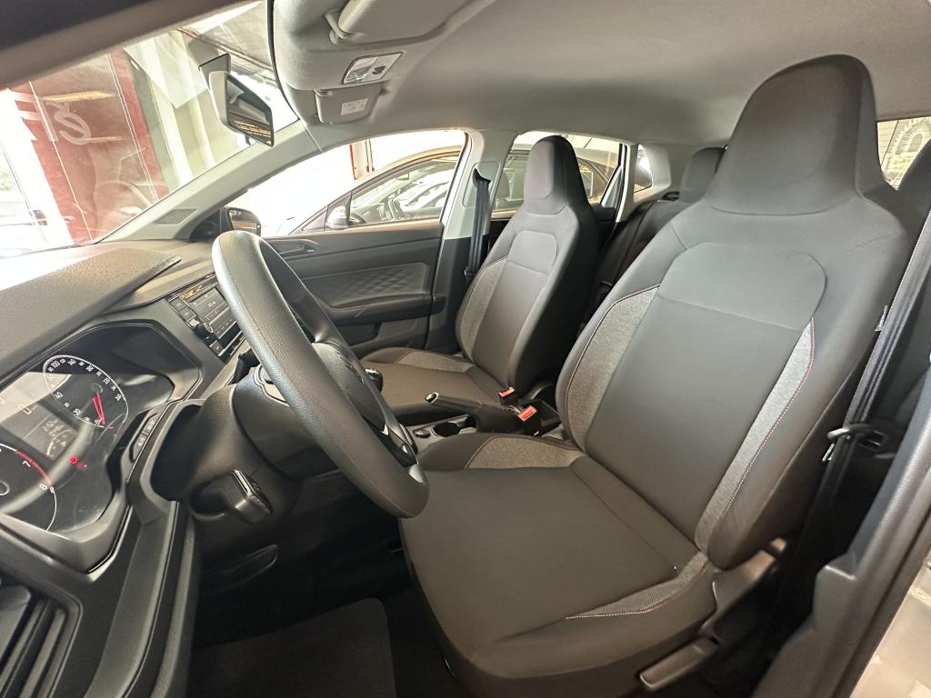 VOLKSWAGEN Polo Hatch - Foto