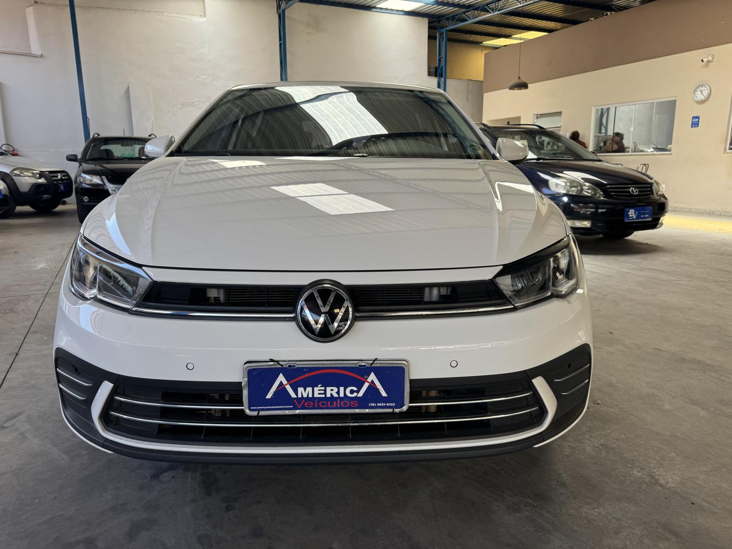 VOLKSWAGEN Polo Hatch - Foto