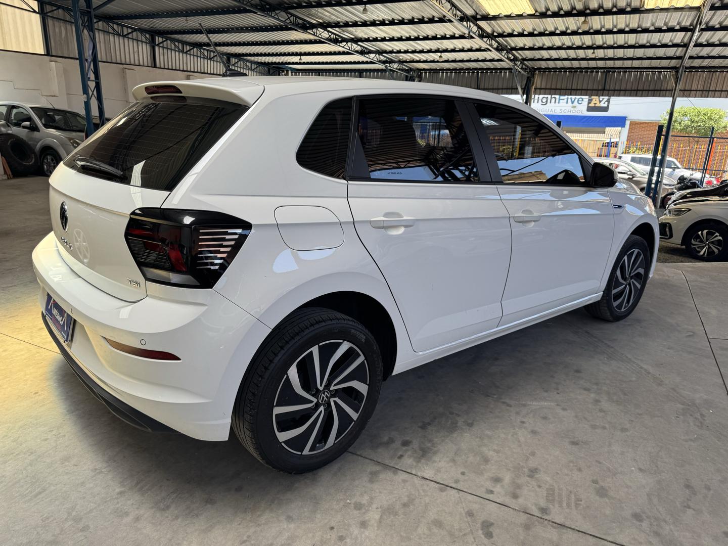 VOLKSWAGEN Polo Hatch - Foto