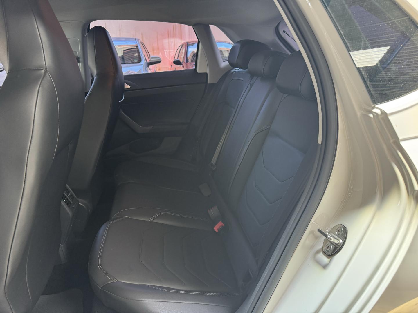 VOLKSWAGEN Polo Hatch - Foto