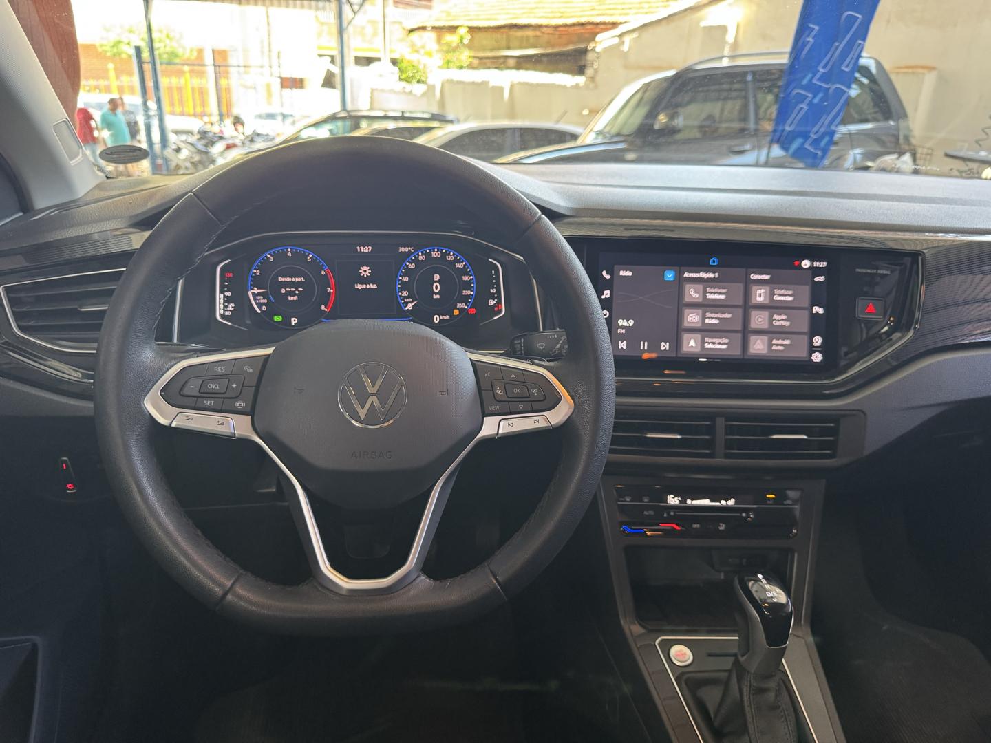 VOLKSWAGEN Polo Hatch - Foto