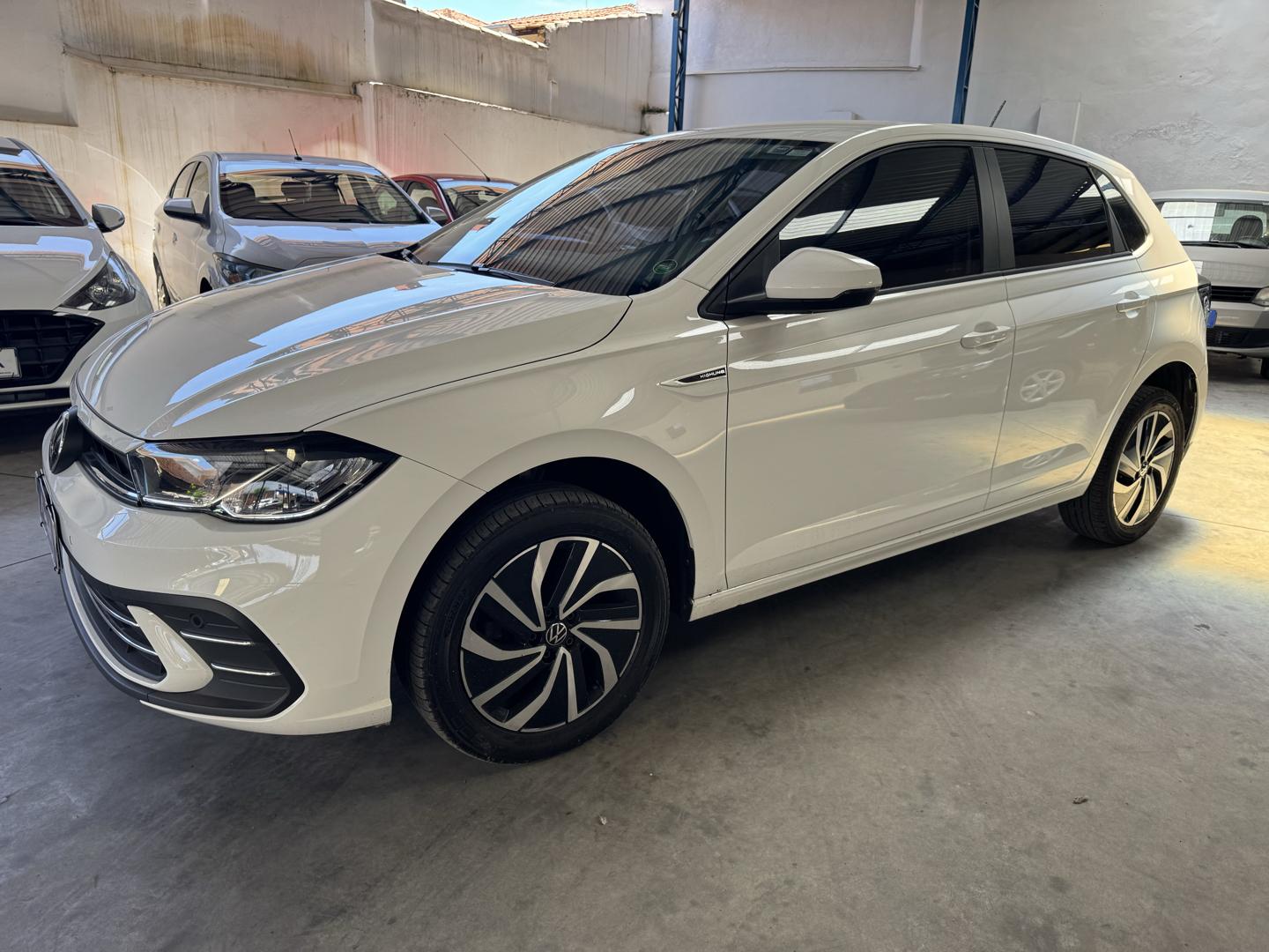 VOLKSWAGEN Polo Hatch - Foto