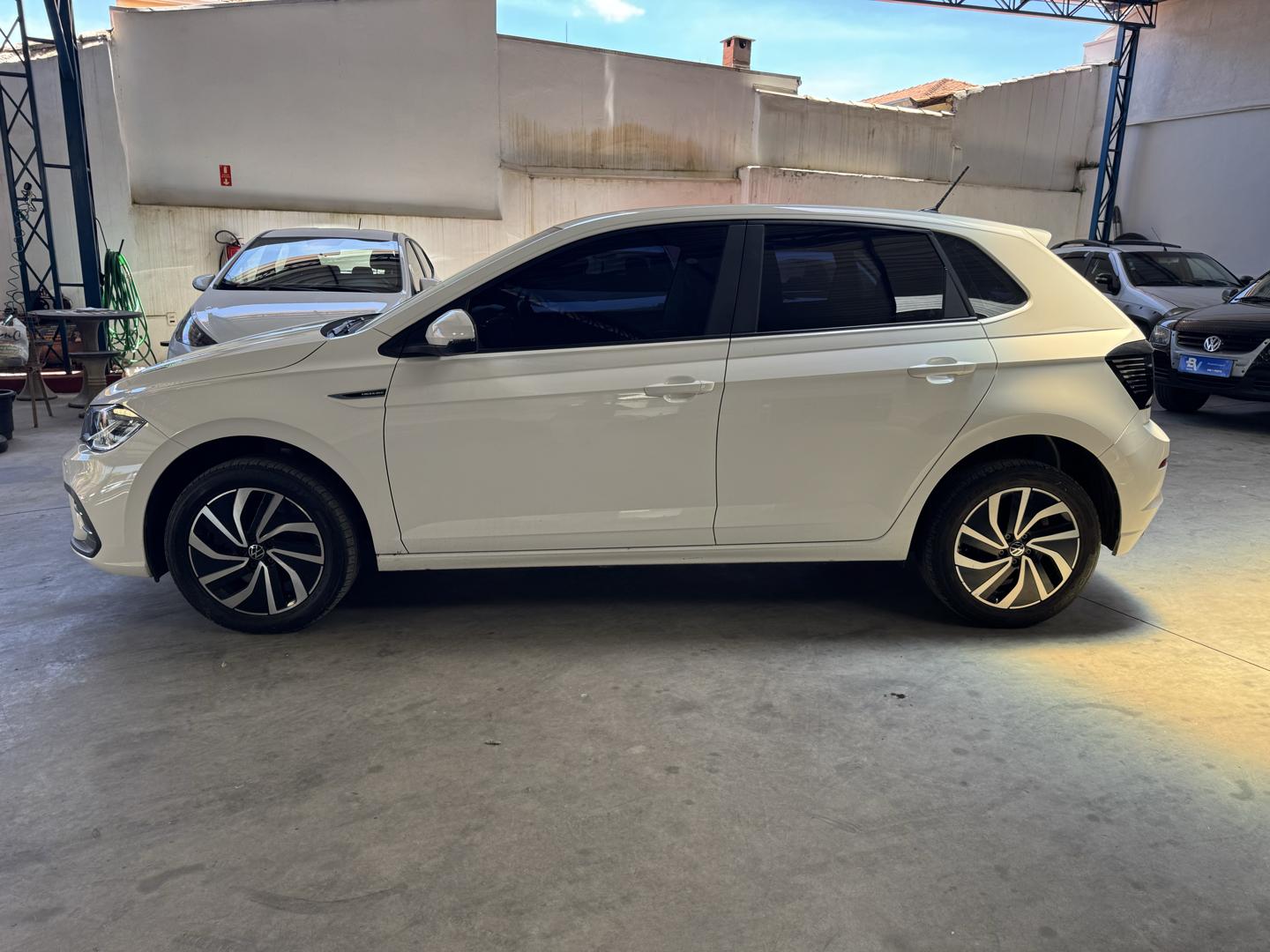 VOLKSWAGEN Polo Hatch - Foto