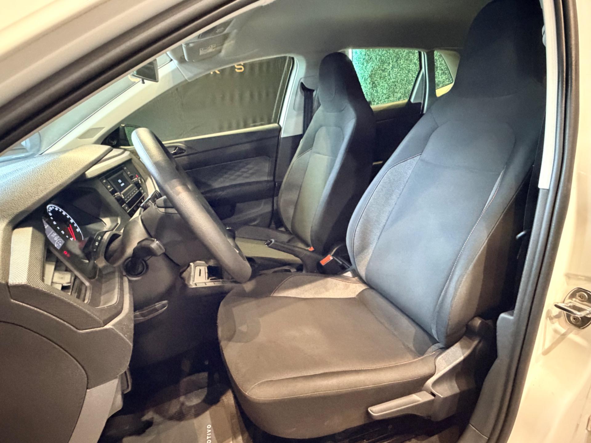 VOLKSWAGEN Polo Hatch - Foto