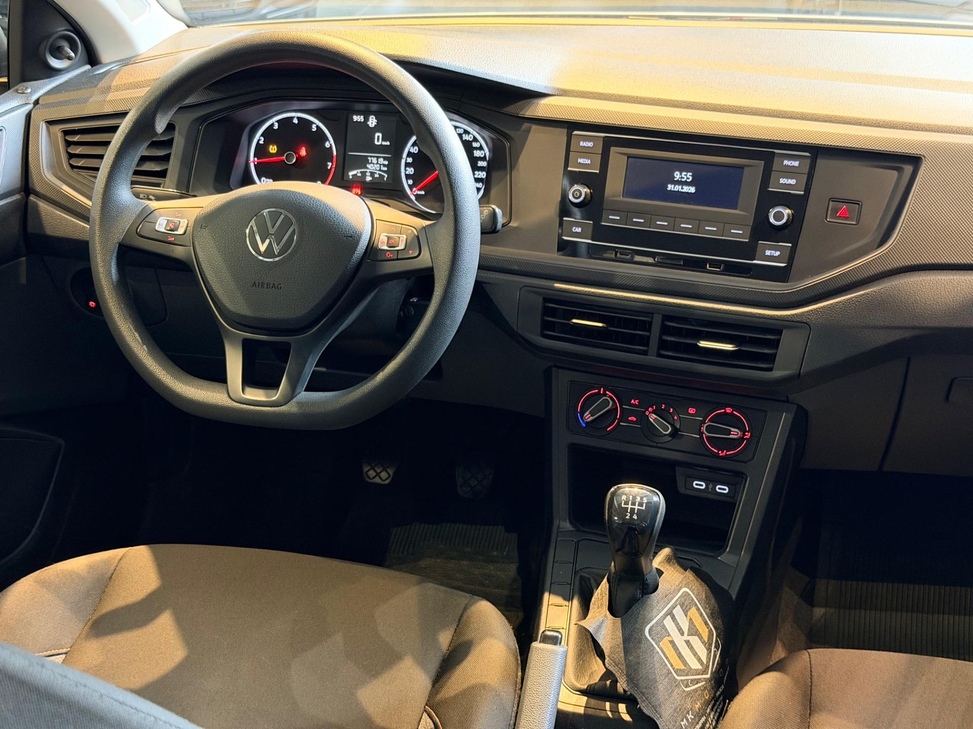 VOLKSWAGEN Polo Hatch - Foto