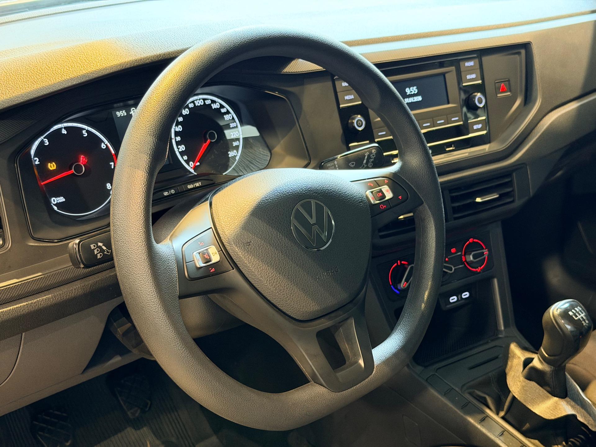 VOLKSWAGEN Polo Hatch - Foto