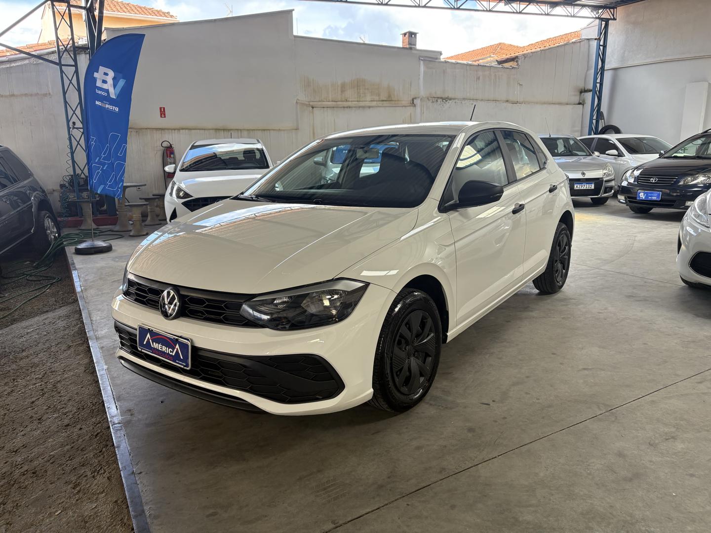 VOLKSWAGEN Polo Hatch - Foto