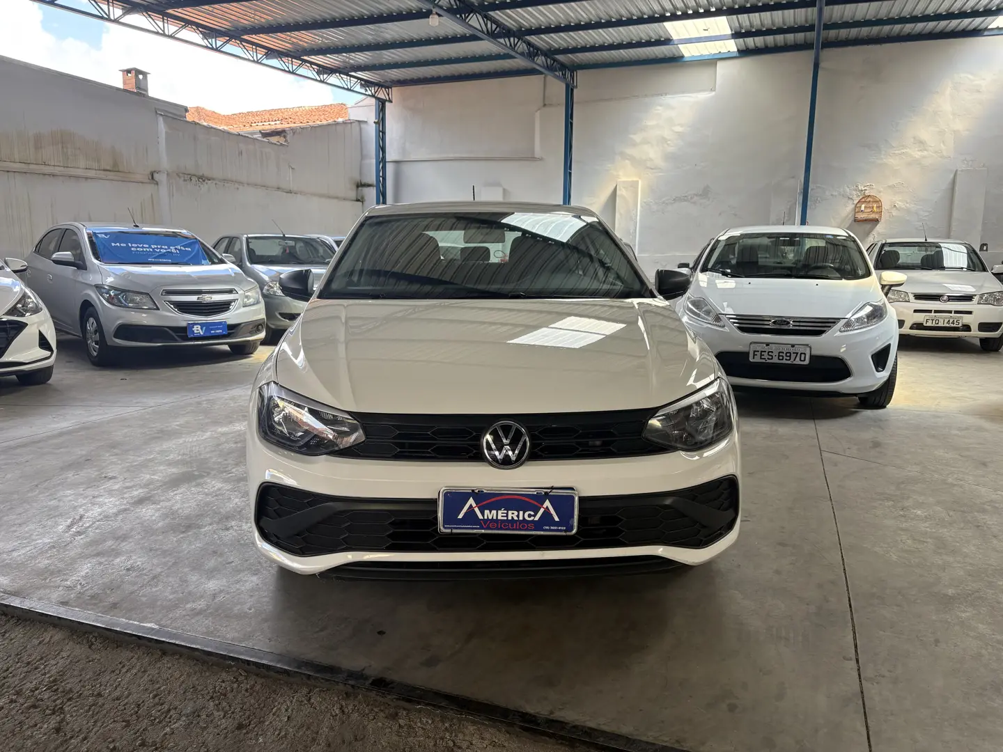 VOLKSWAGEN Polo Hatch - Foto