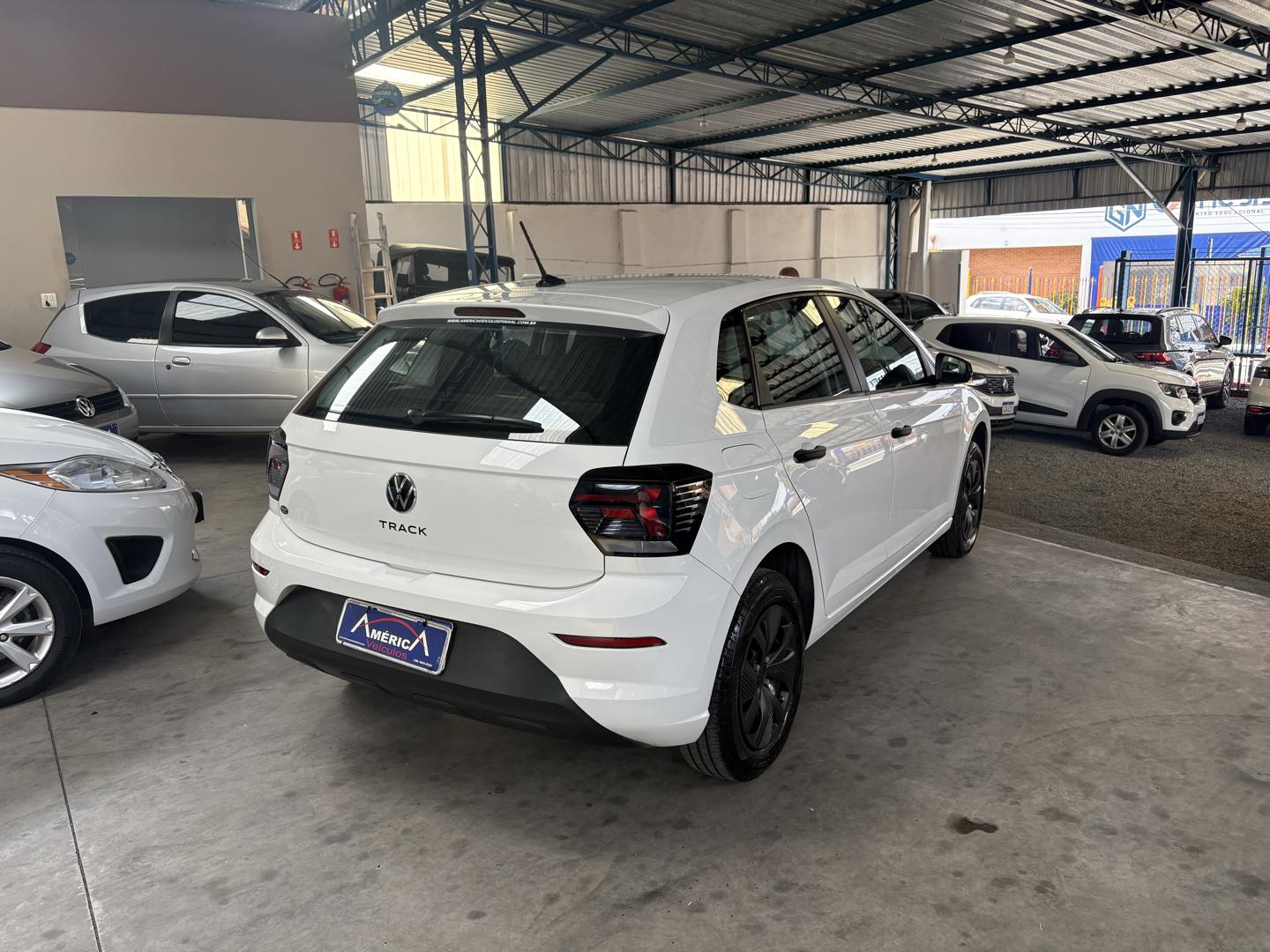 VOLKSWAGEN Polo Hatch - Foto