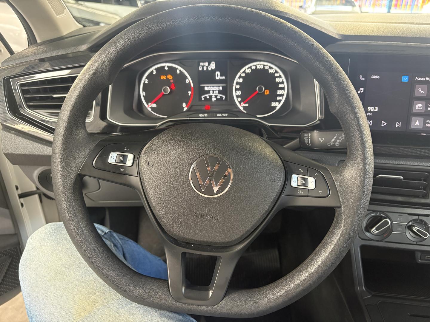 VOLKSWAGEN Polo Hatch - Foto