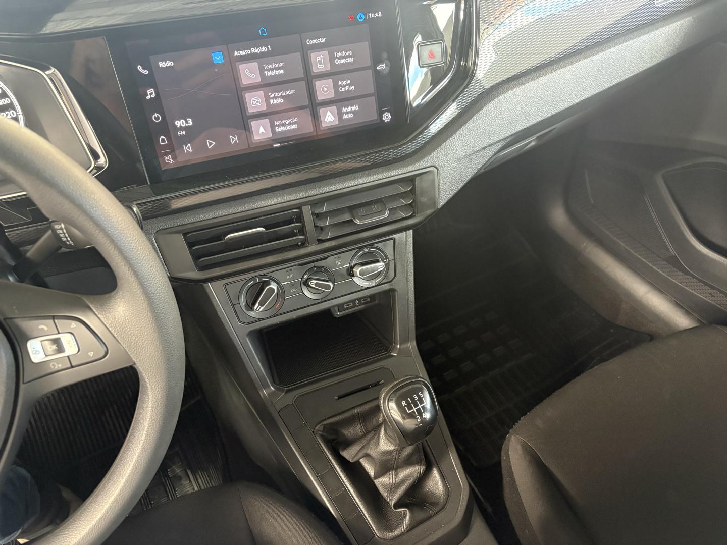 VOLKSWAGEN Polo Hatch - Foto