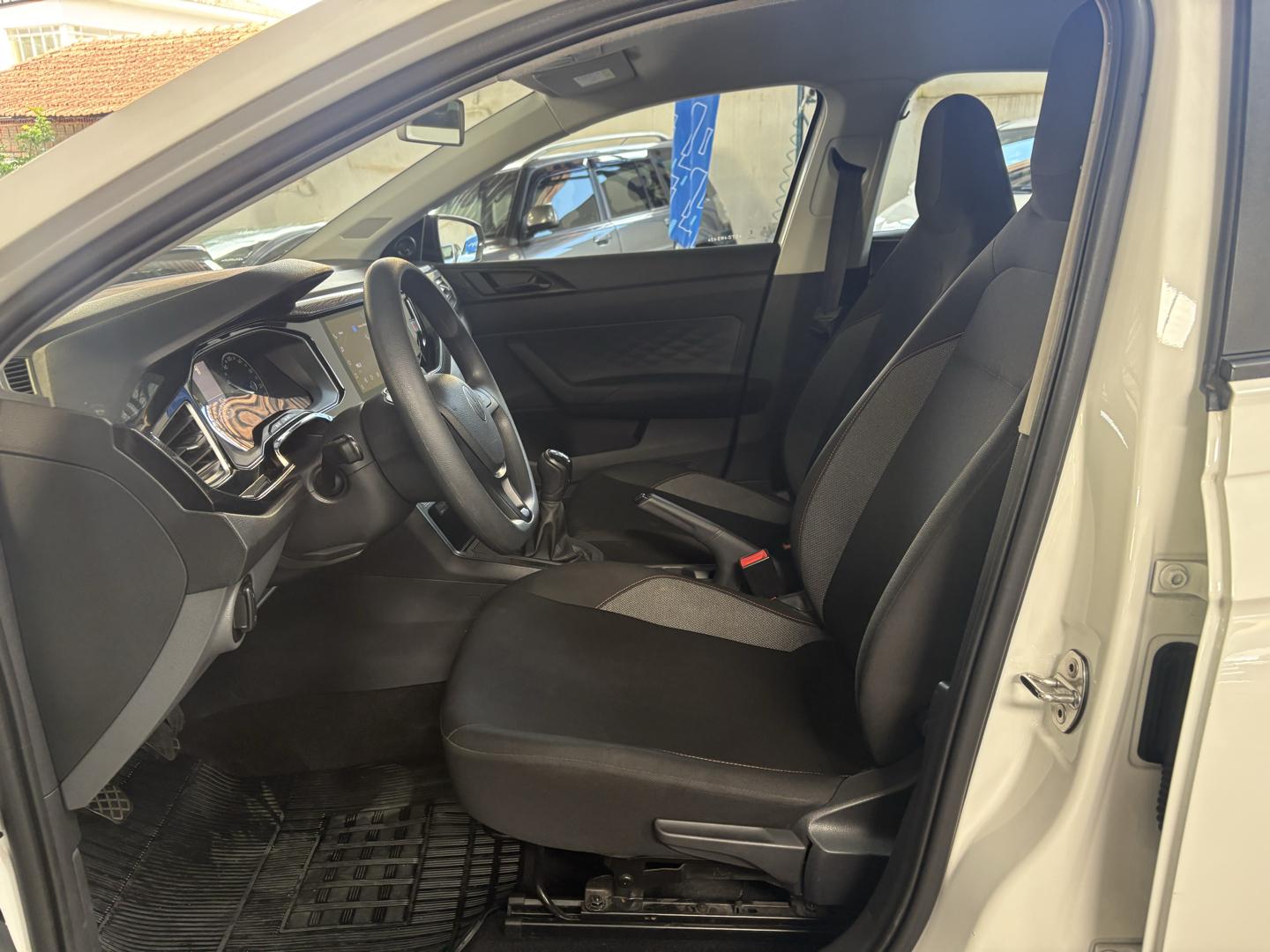 VOLKSWAGEN Polo Hatch - Foto