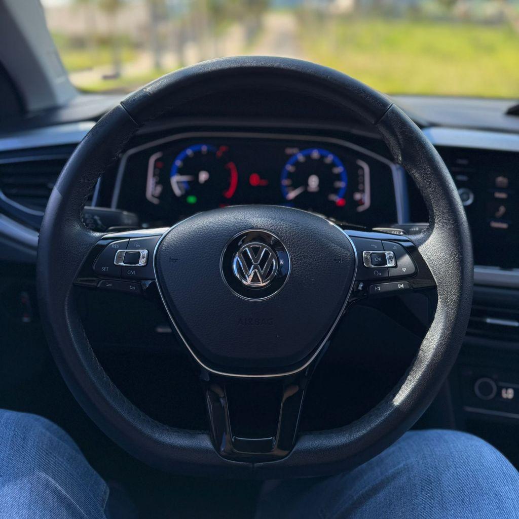 VOLKSWAGEN Polo Hatch - Foto