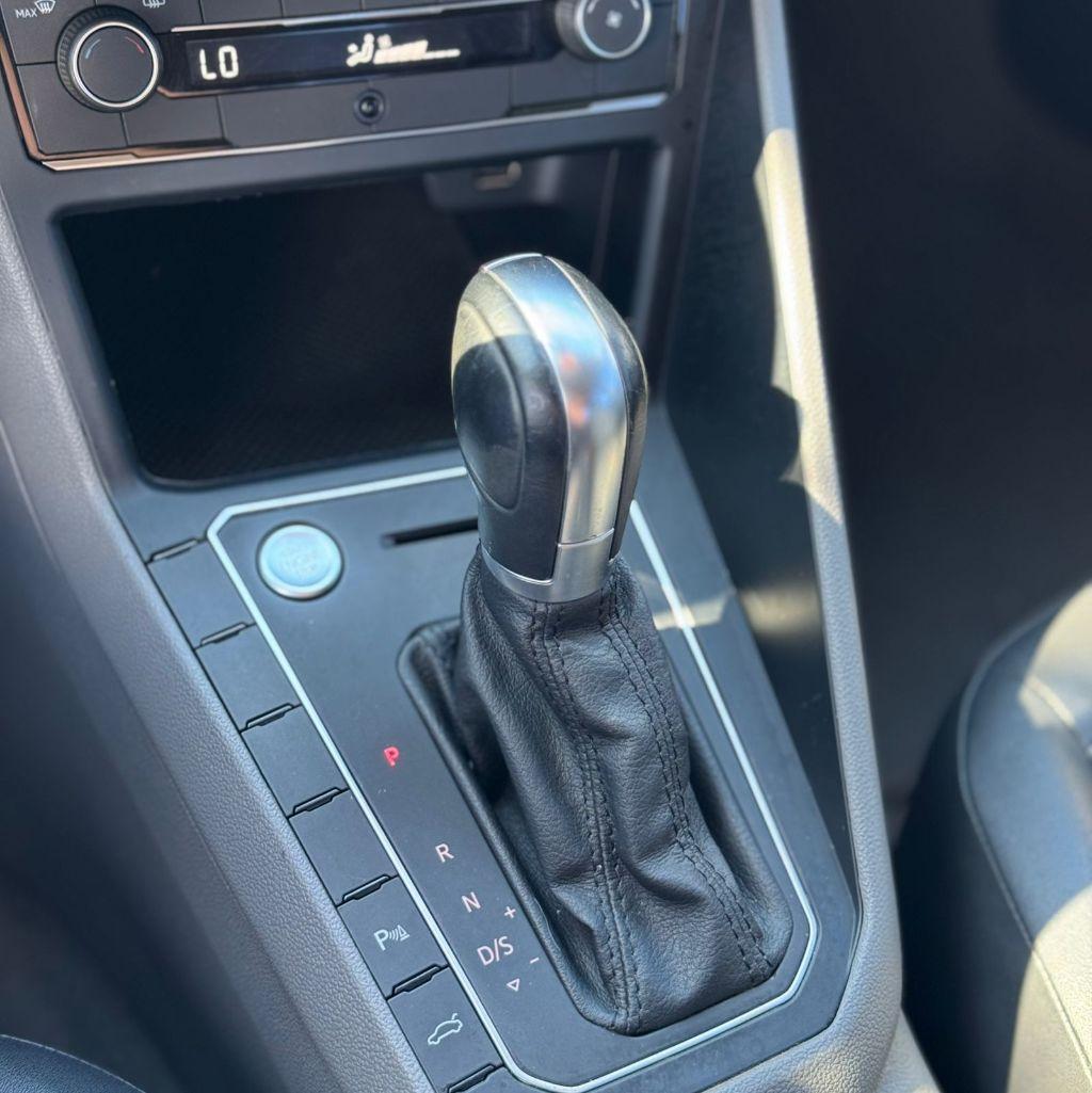 VOLKSWAGEN Polo Hatch - Foto