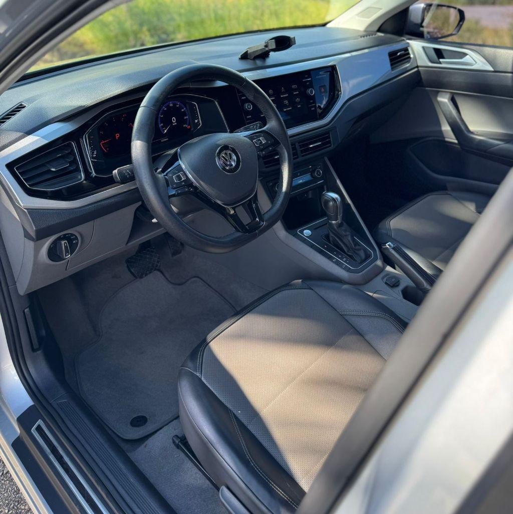 VOLKSWAGEN Polo Hatch - Foto