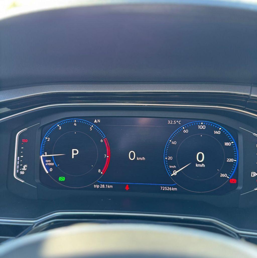 VOLKSWAGEN Polo Hatch - Foto