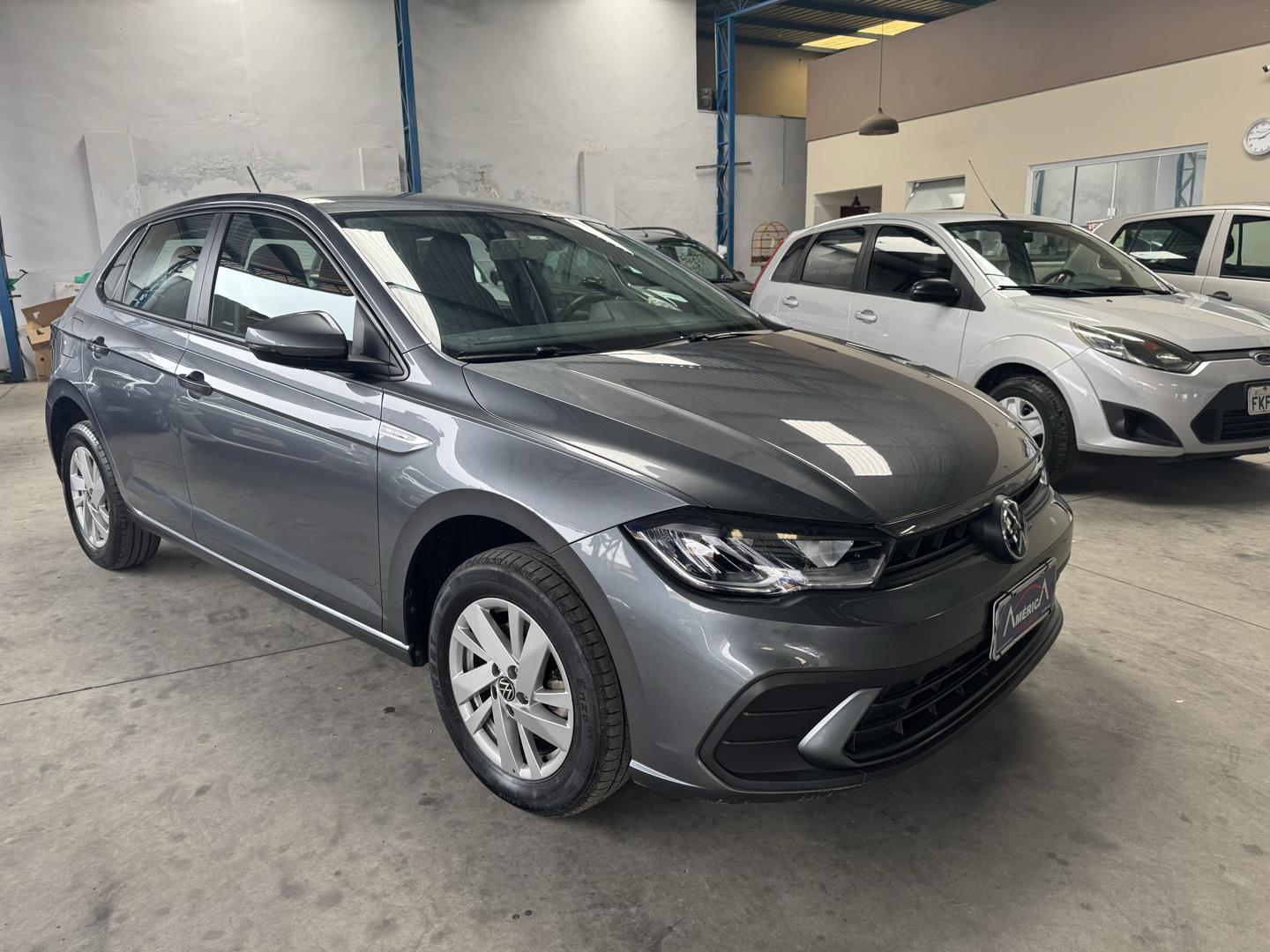 VOLKSWAGEN Polo Hatch - Foto