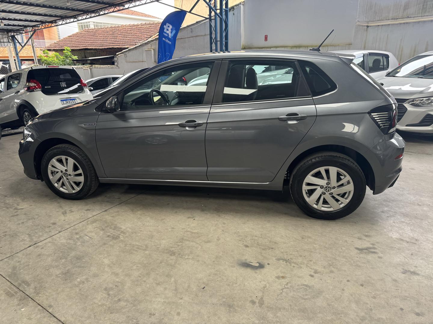 VOLKSWAGEN Polo Hatch - Foto