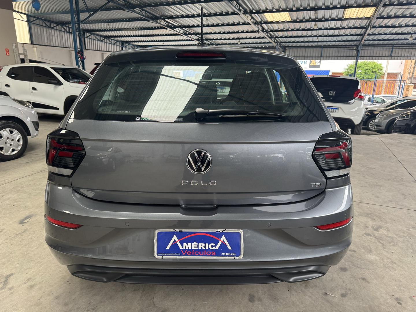 VOLKSWAGEN Polo Hatch - Foto