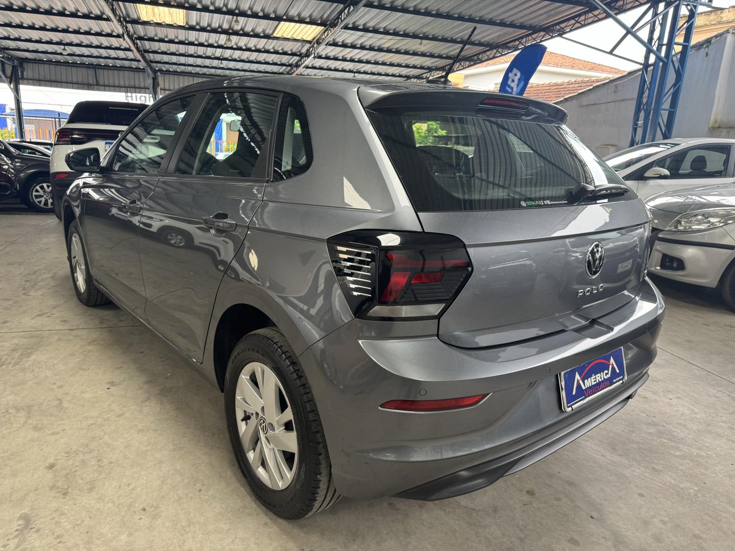 VOLKSWAGEN Polo Hatch - Foto