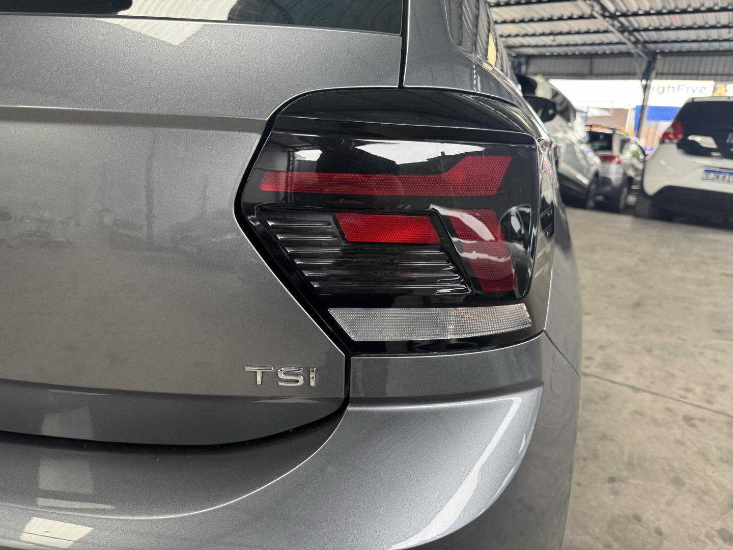 VOLKSWAGEN Polo Hatch - Foto