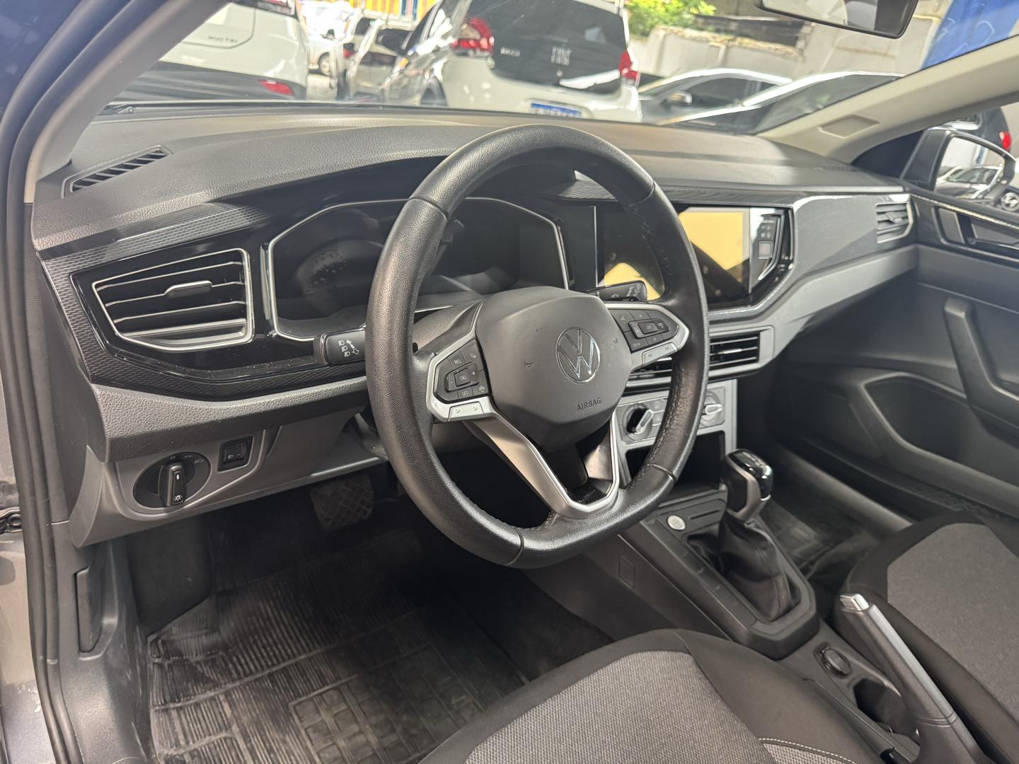 VOLKSWAGEN Polo Hatch - Foto