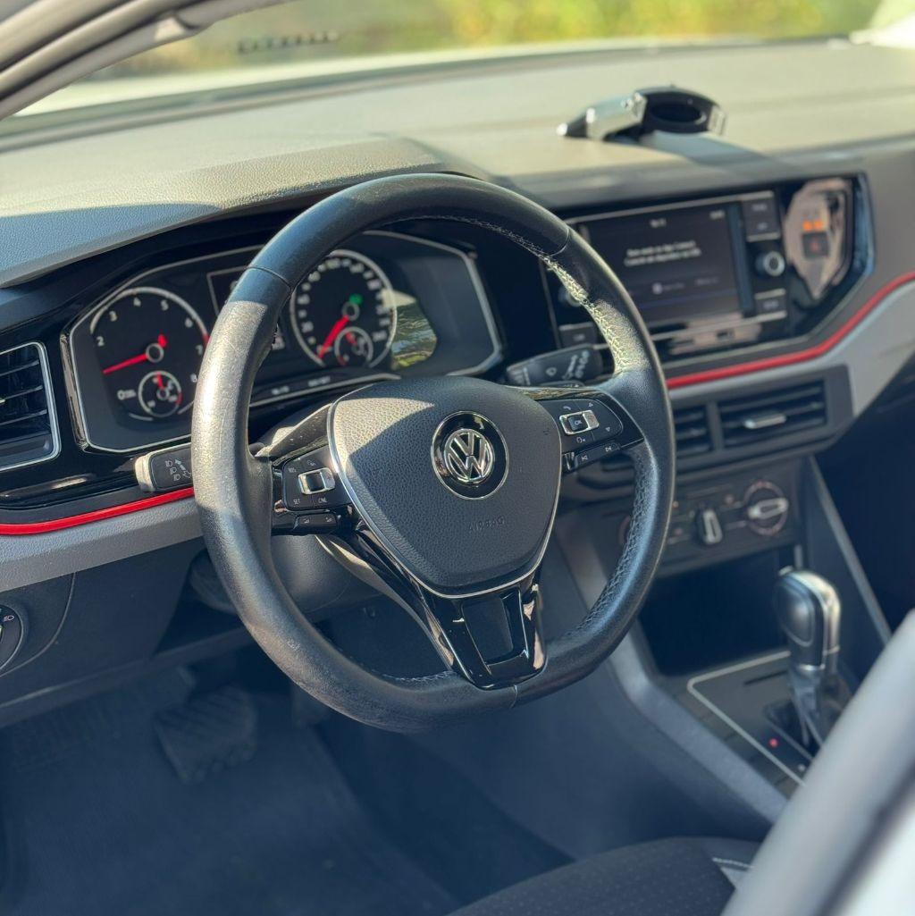 VOLKSWAGEN Polo Hatch - Foto
