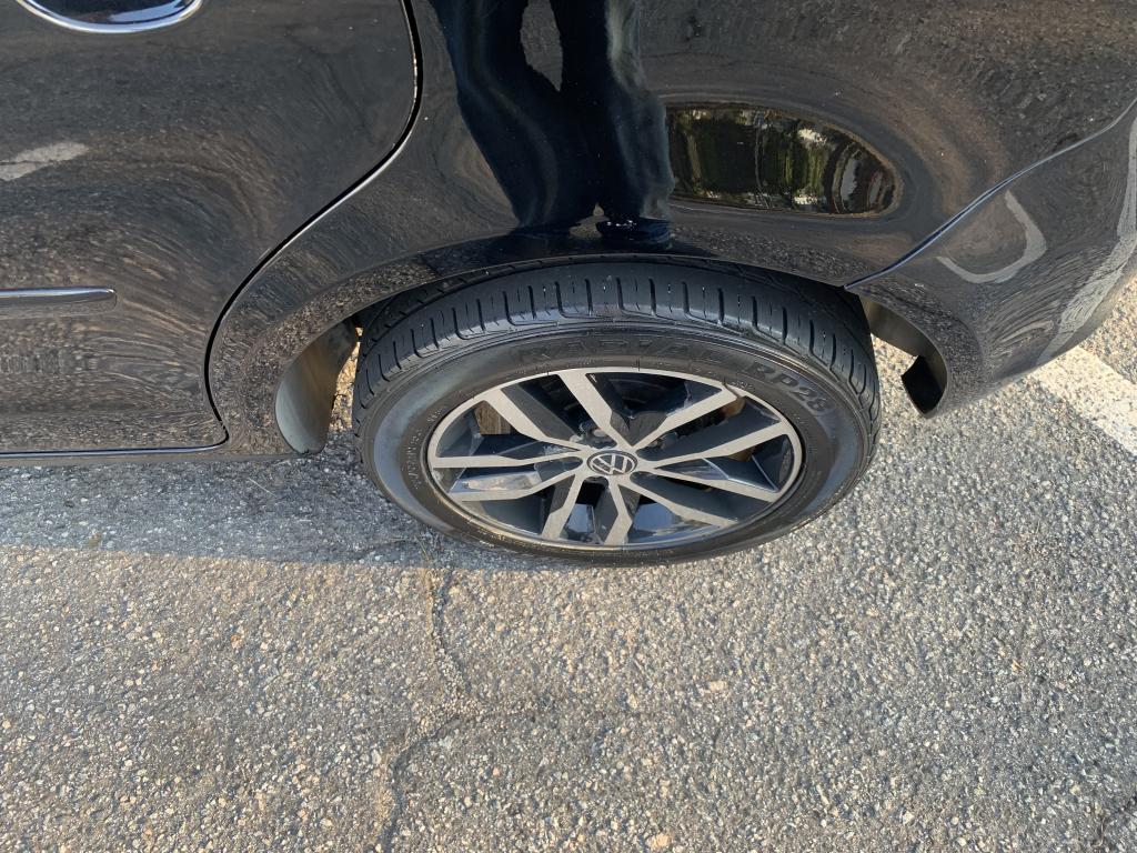 VOLKSWAGEN Polo Hatch - Foto