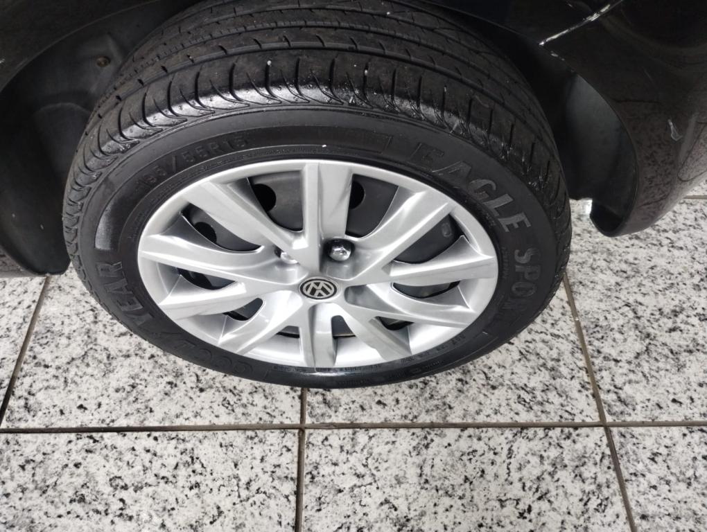 VOLKSWAGEN Polo Hatch - Foto