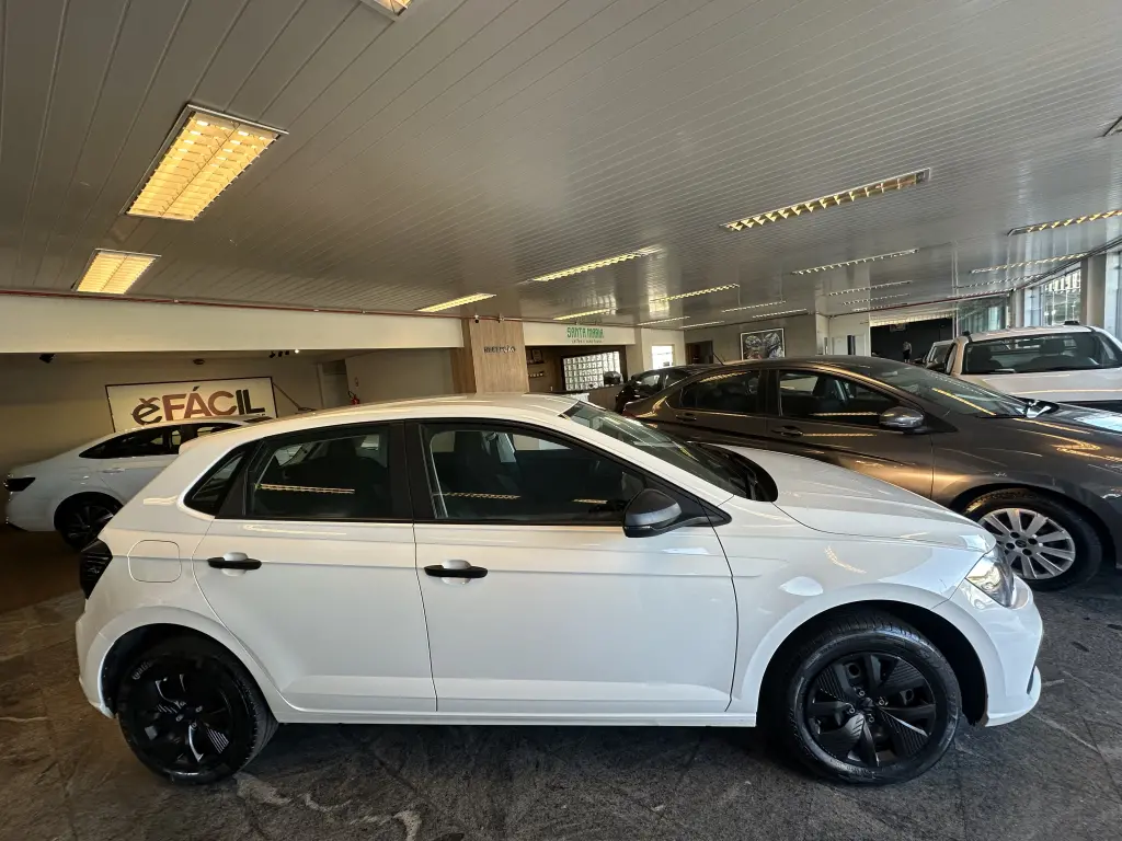 VOLKSWAGEN Polo Hatch - Foto