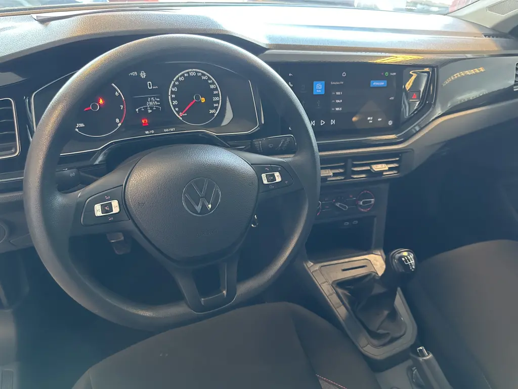 VOLKSWAGEN Polo Hatch - Foto