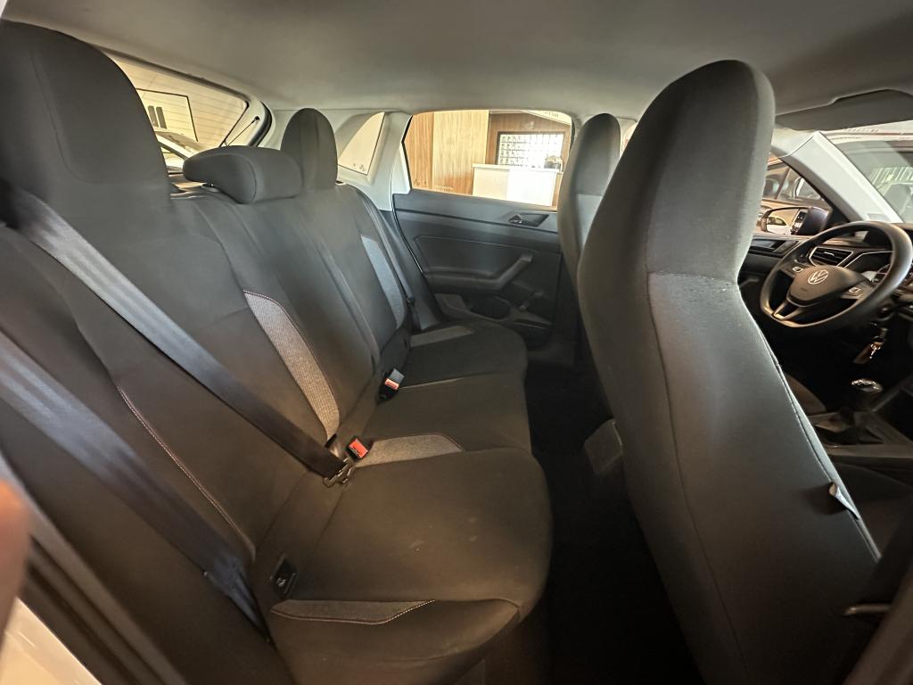 VOLKSWAGEN Polo Hatch - Foto
