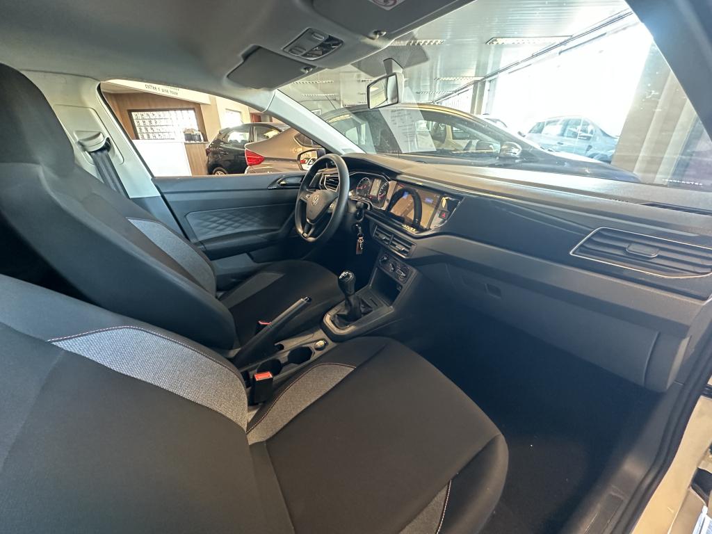 VOLKSWAGEN Polo Hatch - Foto