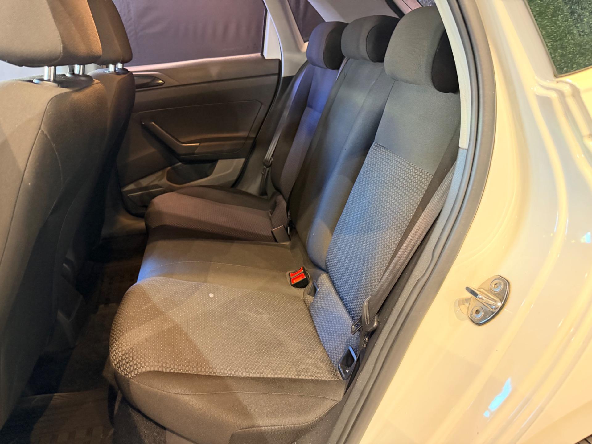 VOLKSWAGEN Polo Hatch - Foto