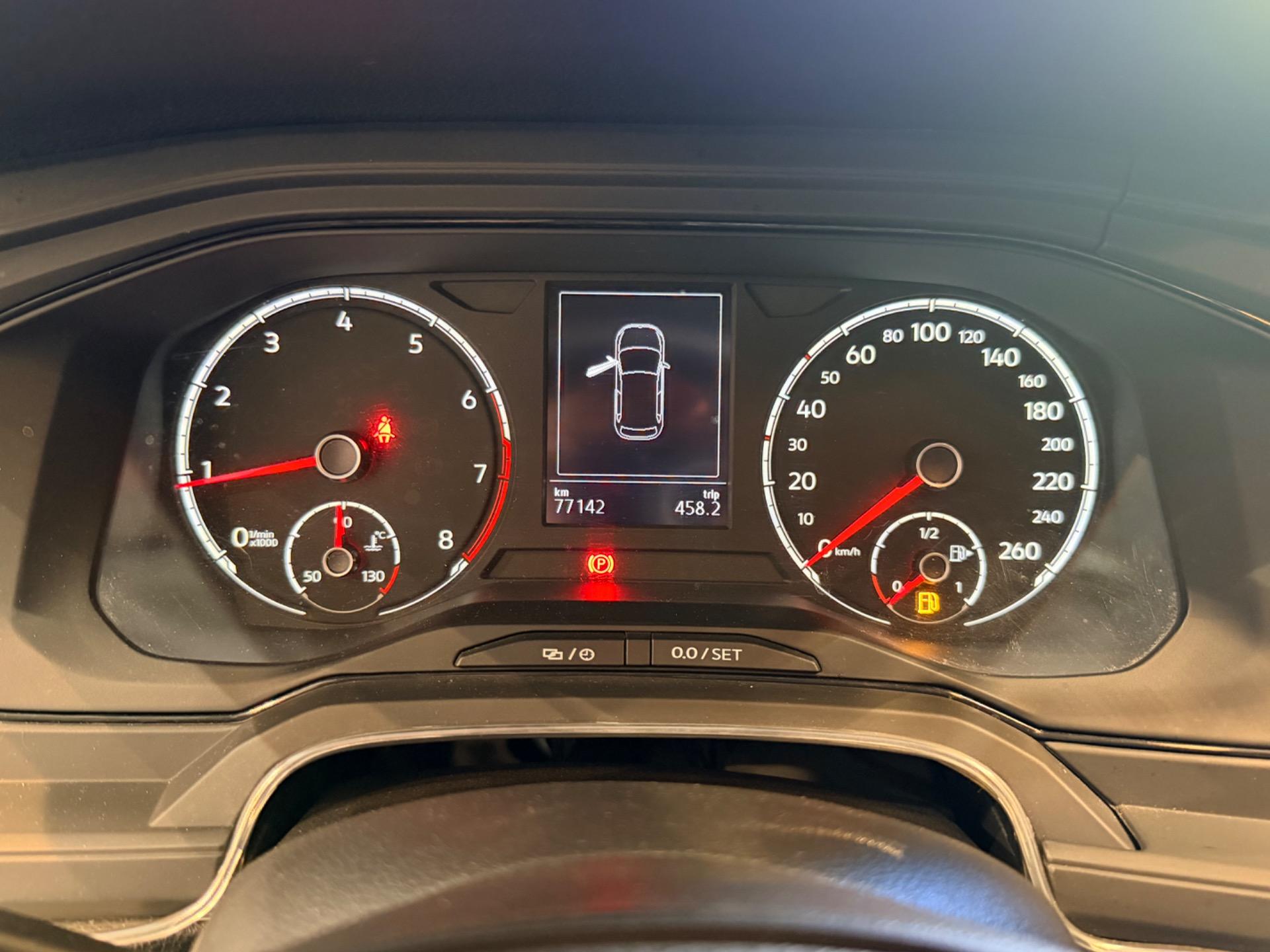 VOLKSWAGEN Polo Hatch - Foto