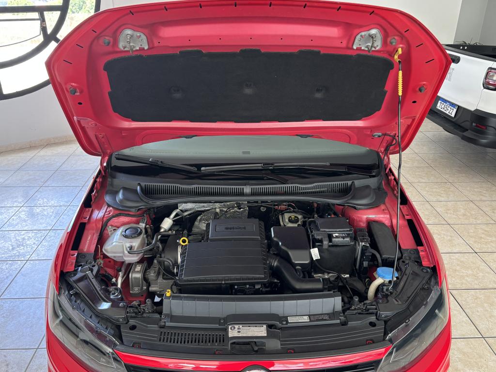 VOLKSWAGEN Polo Hatch - Foto