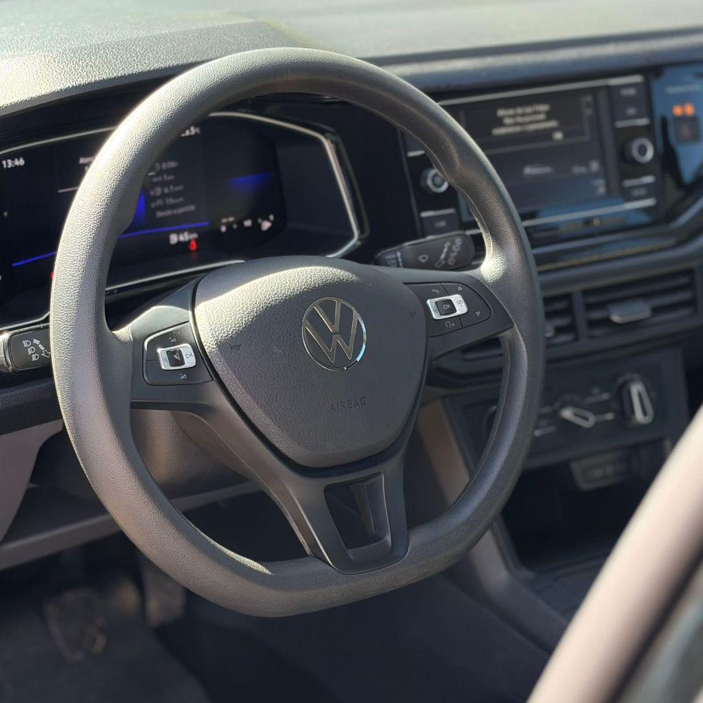 VOLKSWAGEN Polo Hatch - Foto
