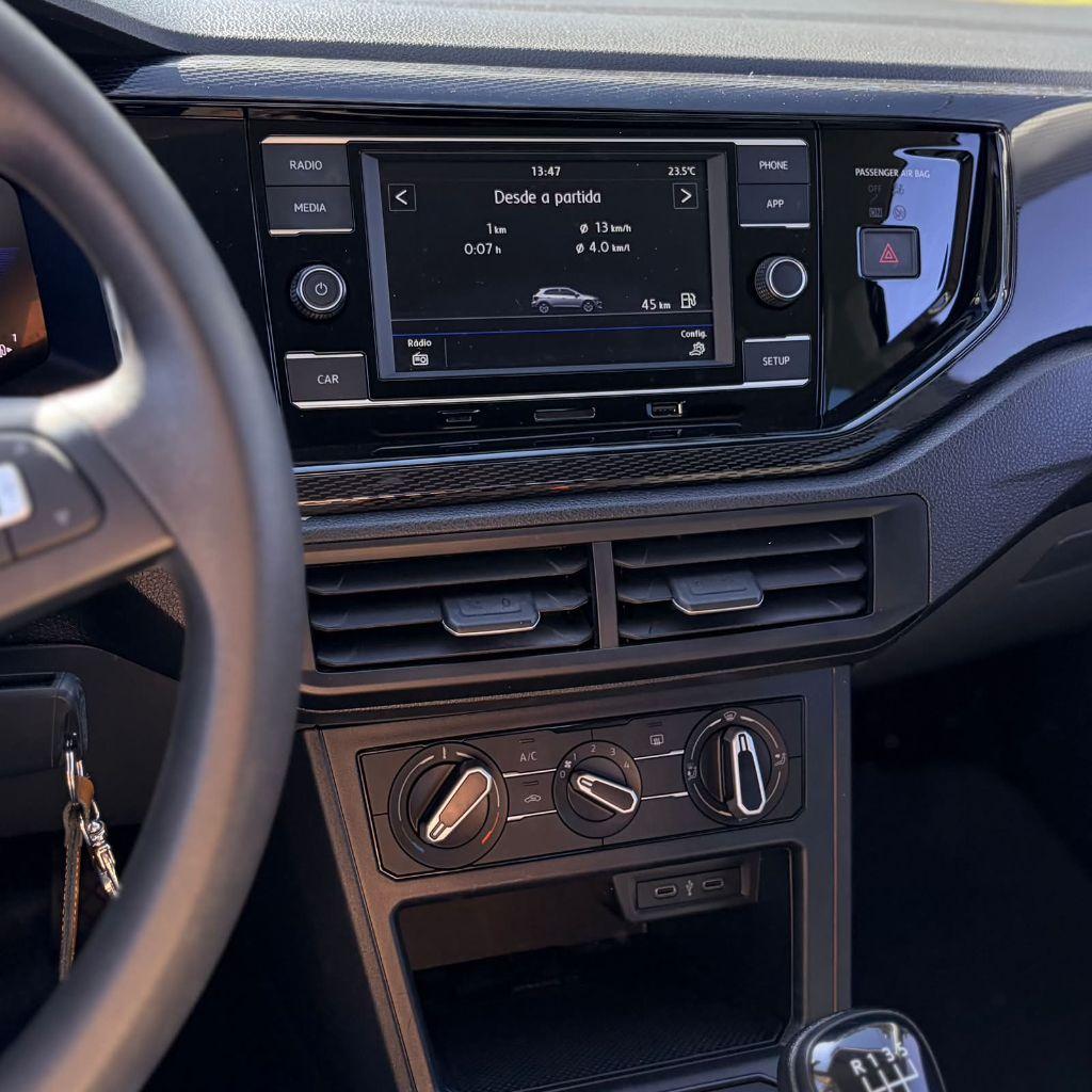 VOLKSWAGEN Polo Hatch - Foto