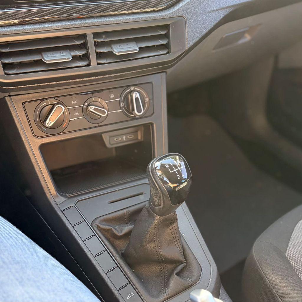 VOLKSWAGEN Polo Hatch - Foto