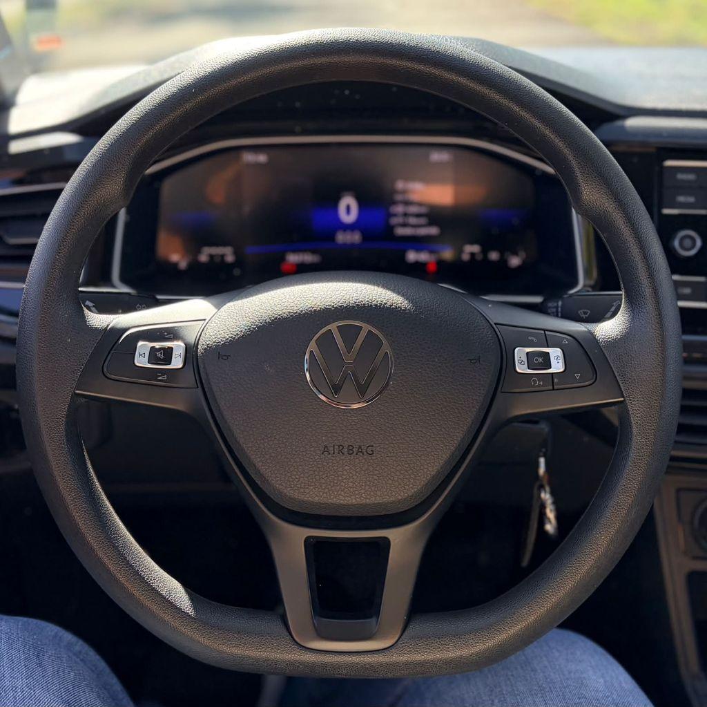 VOLKSWAGEN Polo Hatch - Foto