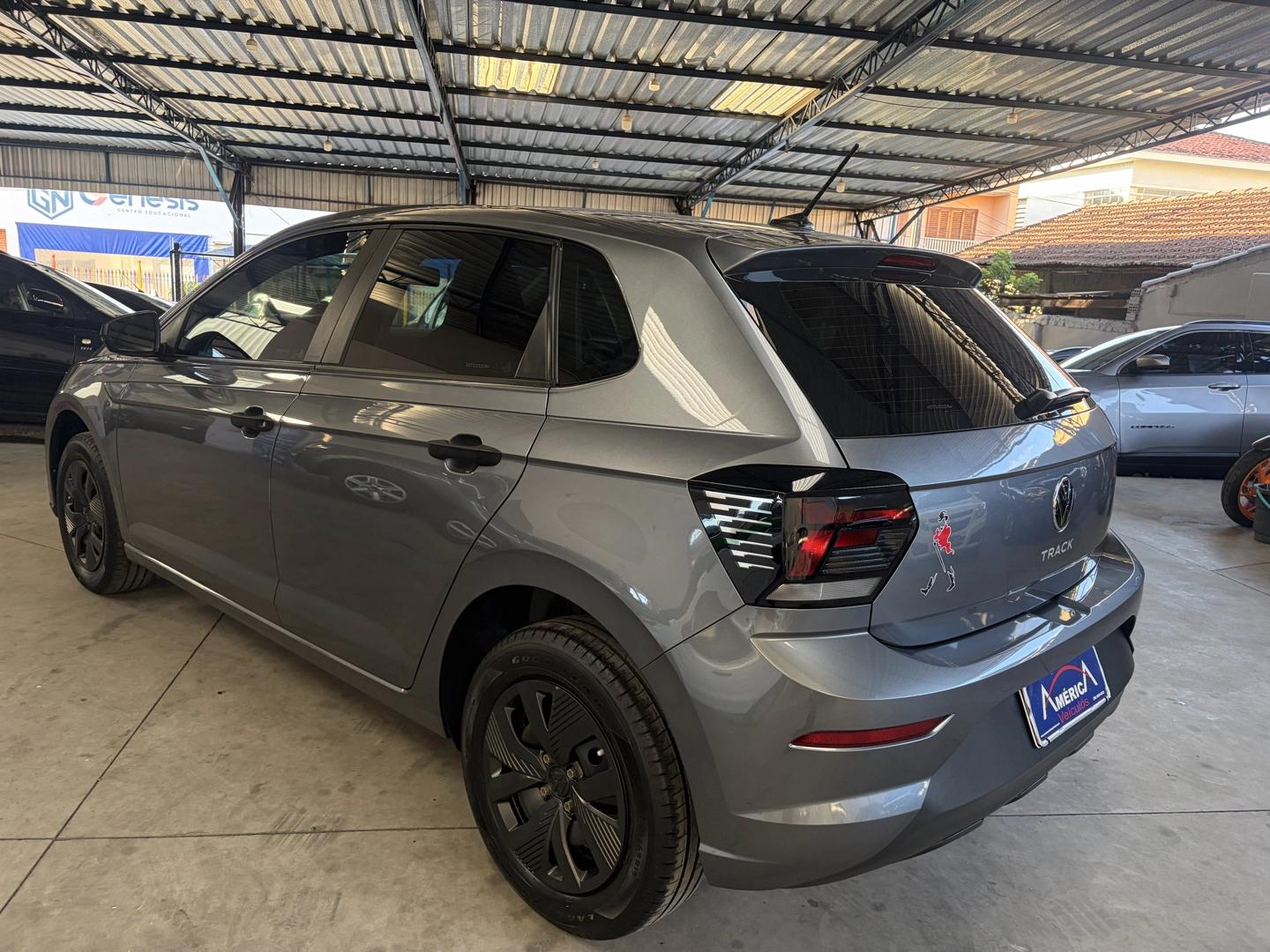 VOLKSWAGEN Polo Hatch - Foto