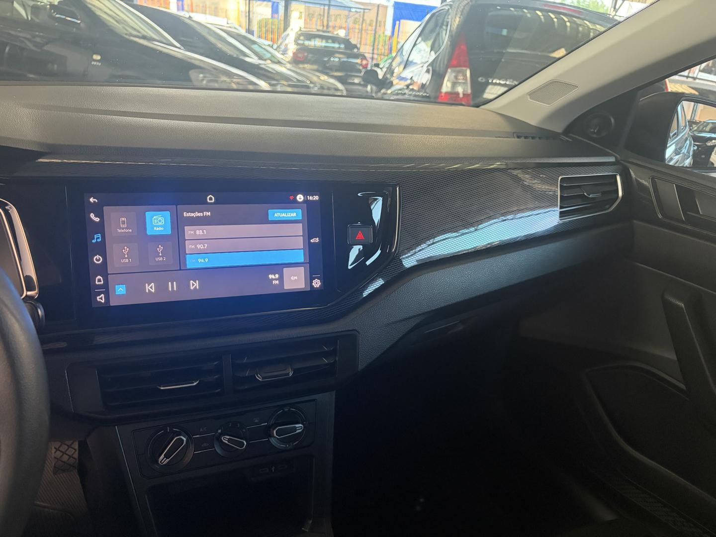 VOLKSWAGEN Polo Hatch - Foto