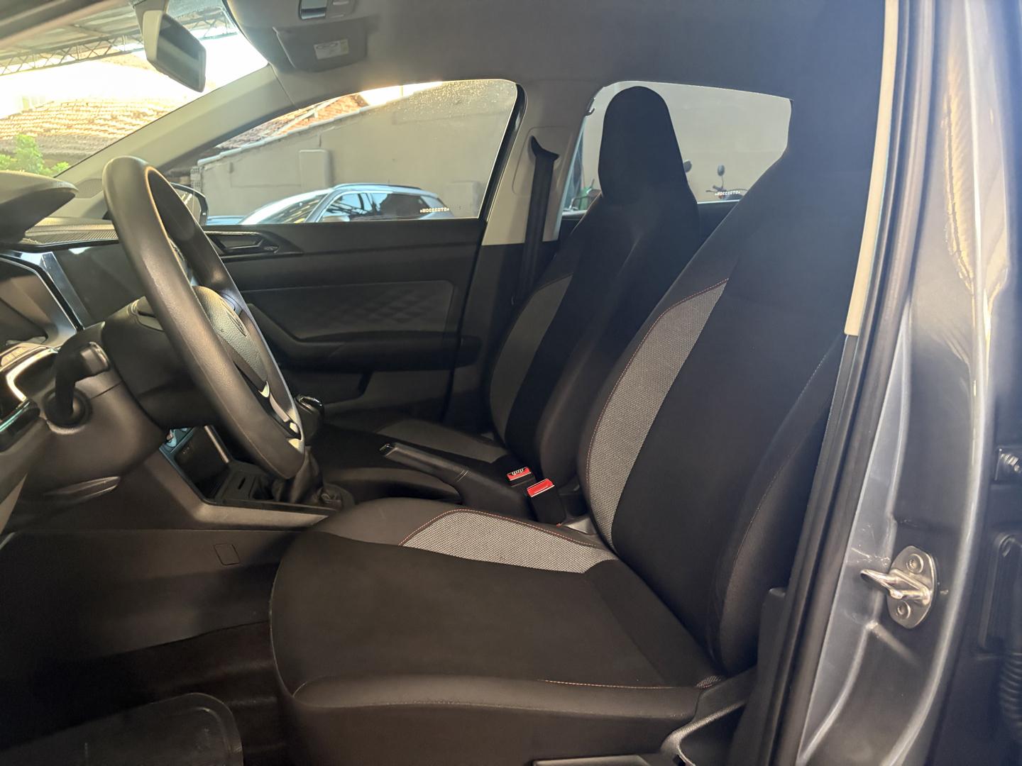 VOLKSWAGEN Polo Hatch - Foto