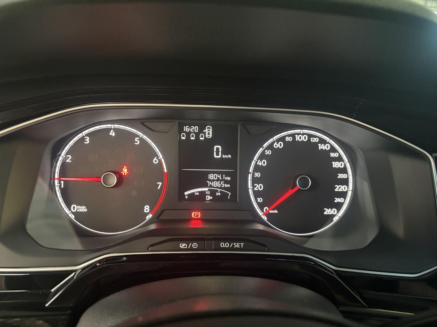 VOLKSWAGEN Polo Hatch - Foto