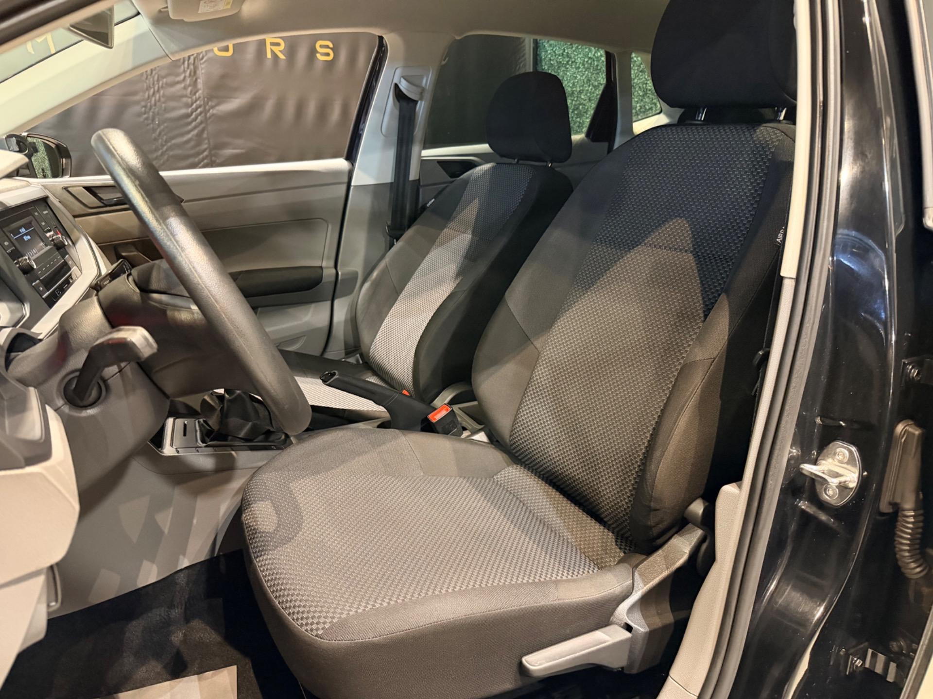 VOLKSWAGEN Polo Hatch - Foto